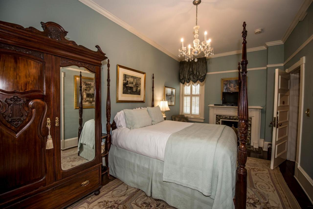 Ballastone Inn Savannah Exterior photo