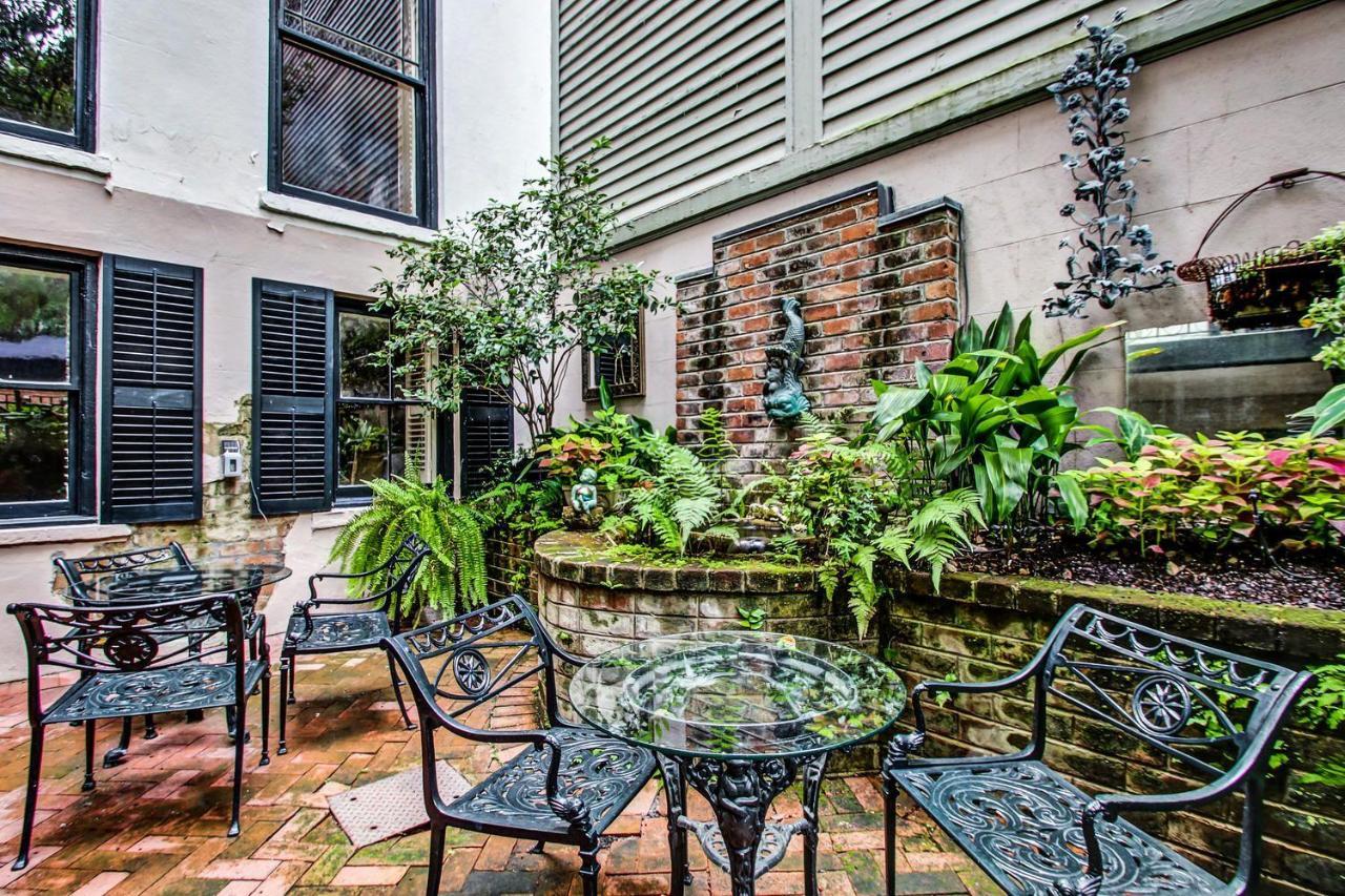 Ballastone Inn Savannah Exterior photo