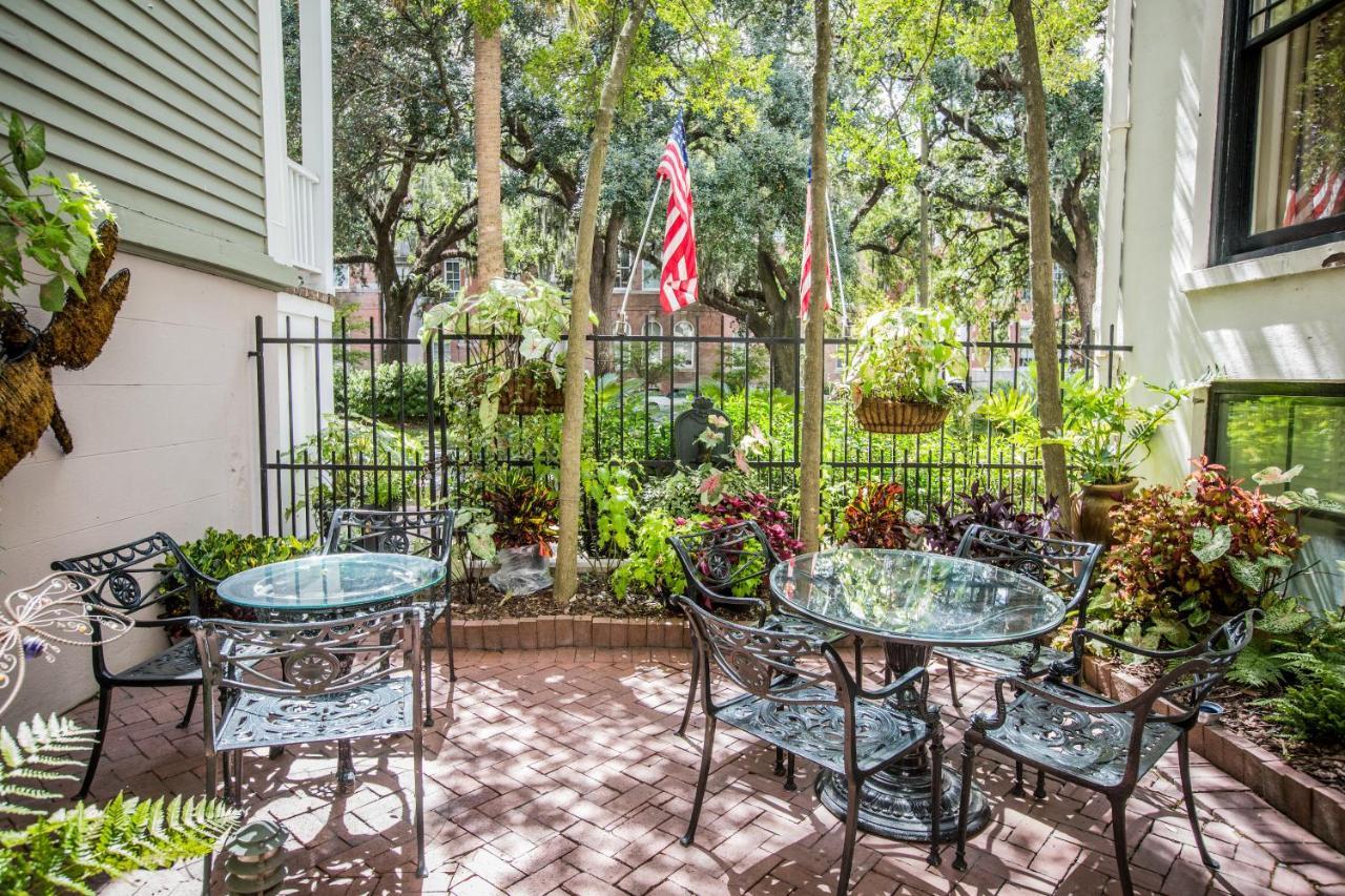 Ballastone Inn Savannah Exterior photo